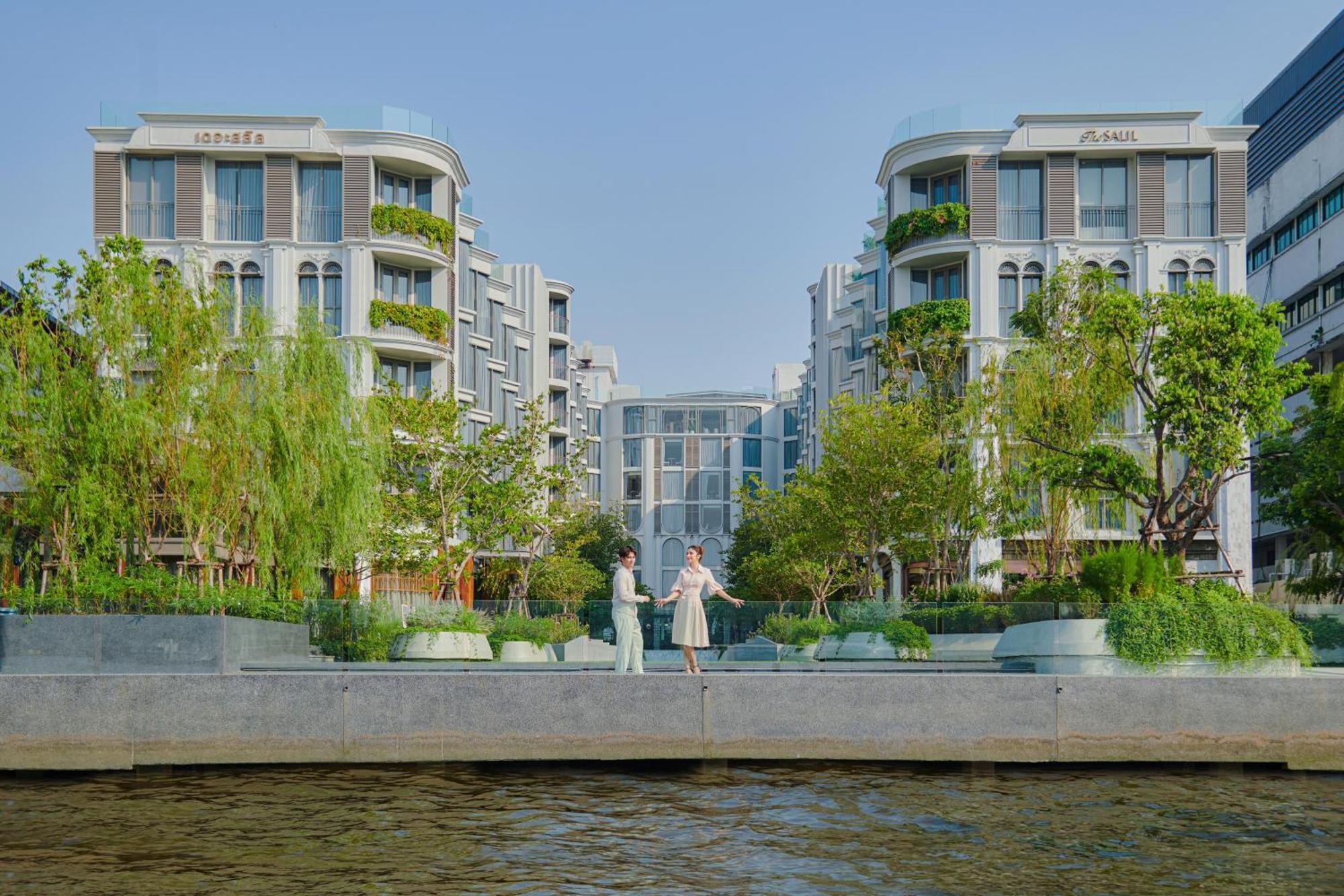 The Salil Hotel Riverside Банкок Екстериор снимка The River