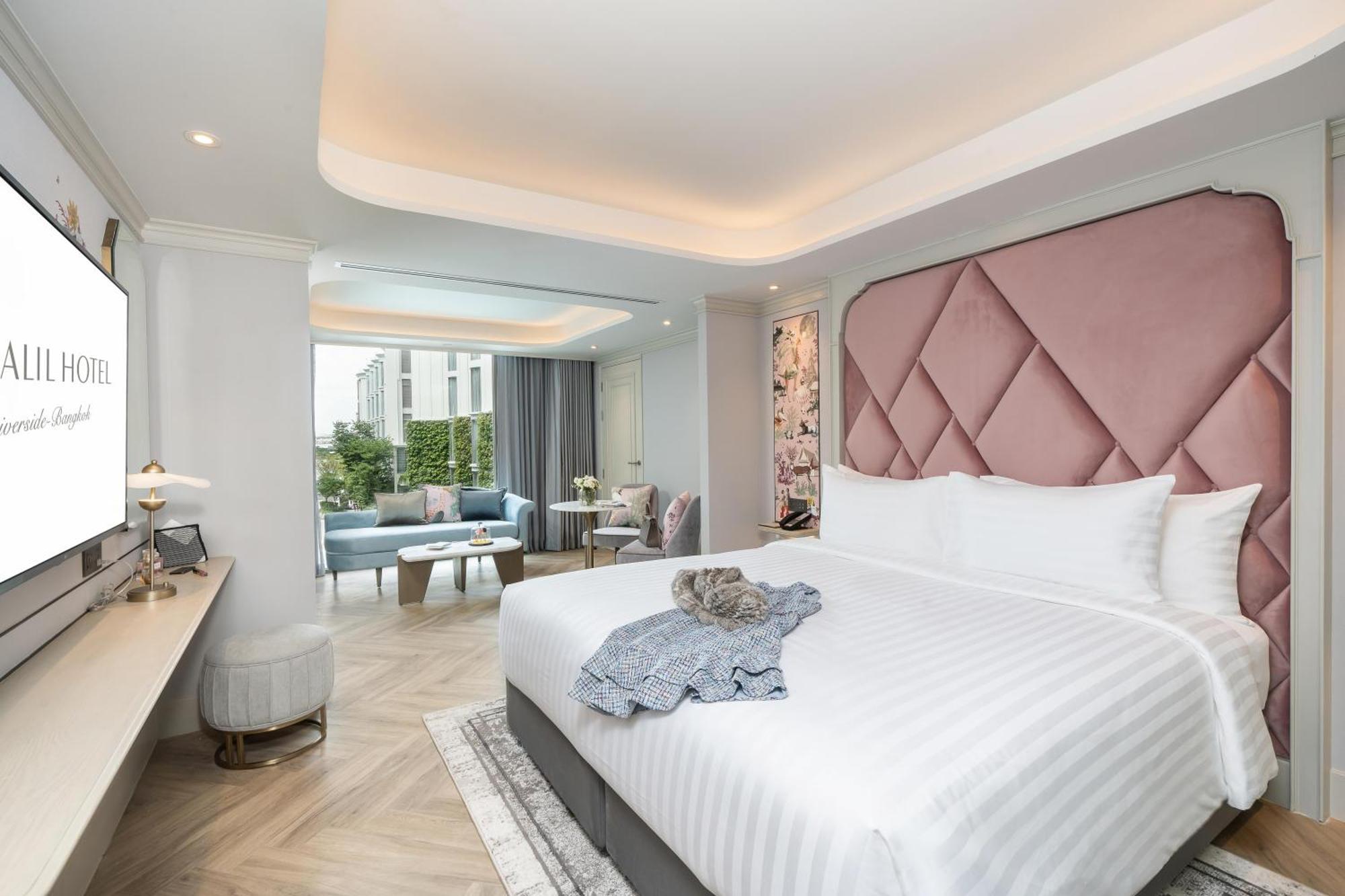 The Salil Hotel Riverside Банкок Екстериор снимка Deluxe Suite