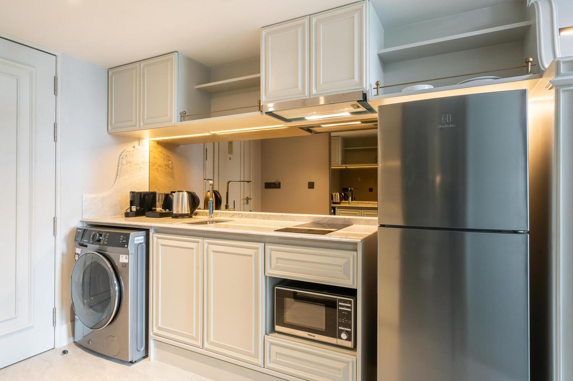 The Salil Hotel Riverside Банкок Екстериор снимка A modern kitchen